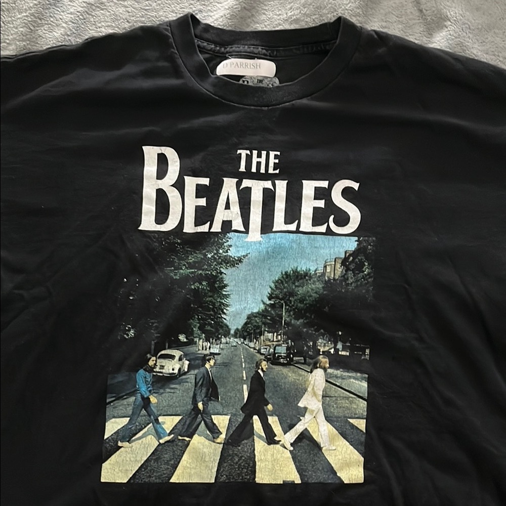 Apple Black Short Sleeve Tee